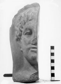 testa votiva maschile