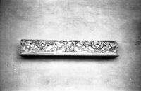 Alzata di coperchio di sarcofago