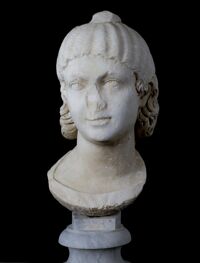 Ritratto di giovane donna