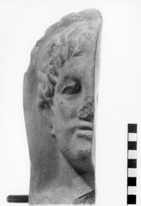 testa votiva maschile