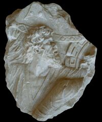 Frammento di rilievo con figure di barbari