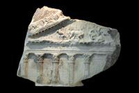 Frammento di rilievo con tempio