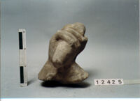 statua maschile/ mano
