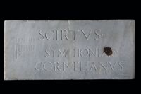 Lastra sepolcrale iscritta di un musicista