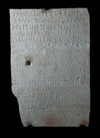 Lastra offerta per gli imperatori Severi