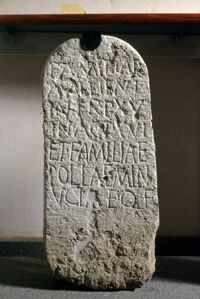 Cippo funerario di una famiglia di schiavi