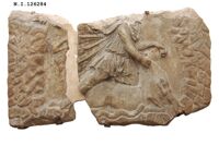 Rilievo con mitra tauroctono