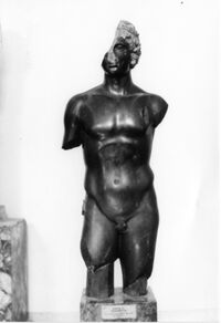 statua maschile