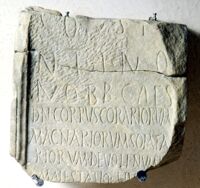 Base dedicata a Costantino