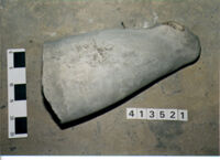 statua maschile/ gamba