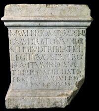 Base di M. Valerius Quadratus