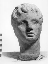 testa votiva maschile