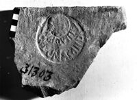 laterizio/ frammento/ con bollo