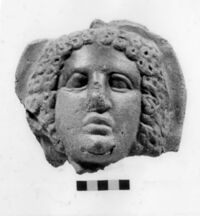 testa femminile votiva