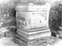 Cippo con dedica ad Ercole