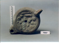 Lucerna a becco cuoriforme (Dressel-Lamboglia, tipo 27)