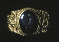 Anello digitale con castone