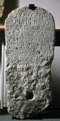 Cippo sepolcrale della famiglia degli Argentarii