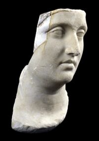 Ritratto femminile: Faustina Maggiore?