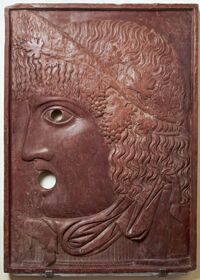 Bassorilievo con maschera