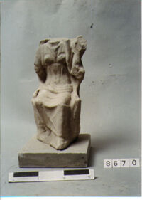 statuetta femminile