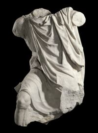 Statua di pedagogo da un gruppo con strage di niobidi