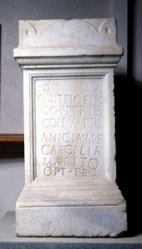 Ara sepolcrale di Q. Sittius Flaccus