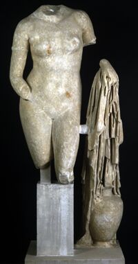 Statua di Afrodite: tipo Cnidia