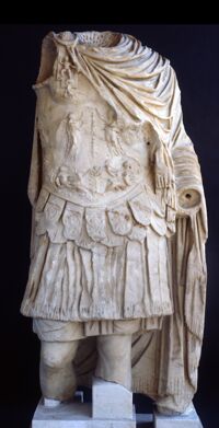 Statua loricata acefala