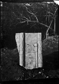 Frammenti di rilievo funerario con fasi