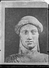 Statuetta femminile tardo arcaica
