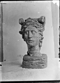 Testa fittile di Giunone da Norba