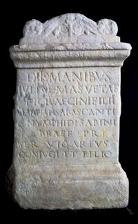 Ara sepolcrale di Iulia Mansueta