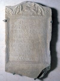 Stele sepolcrale di M. Ulpius Victor