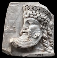 Rilievo con maschere