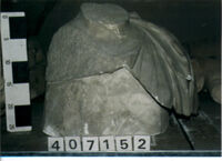 statua femminile/ busto