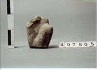 statua/ mano