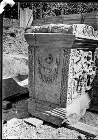 Ara sepolcrale di Socconio Felice