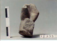 statua femminile/ mano