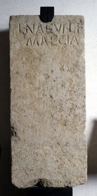 Stele sepolcrale di L. Naevius