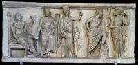 Rilievo marmoreo con divinità