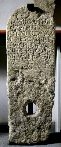 Cippo sepolcrale di M. Aronius Zabina