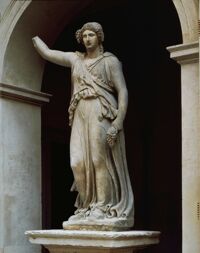 Statua di menade