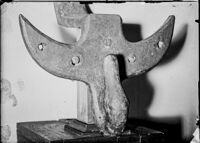 Ornamento applicato a testa di cigno in bronzo, elementi di carro