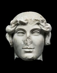 Testa marmorea di Apollo (?)