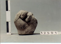 statua/ mano
