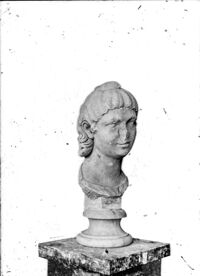 Ritratto di giovane donna