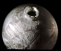 Bottiglia con iscrizione