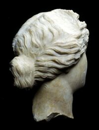 Testa di fanciulla dormiente