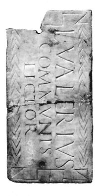 Lastra sepolcrale di Communis